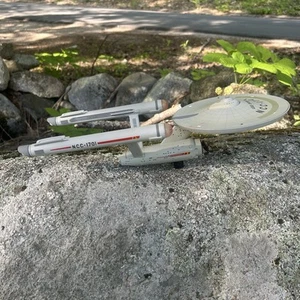 Star Trek Battle U.S.S. Enterprise NCC-1701 Diamond Select Art Asylum - Picture 1 of 15