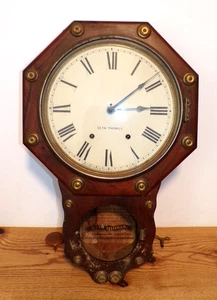 Antiguo reloj de pared escolar SETH THOMAS con llave, madera, latón, cara de metal, A7091 - Imagen 1 de 11