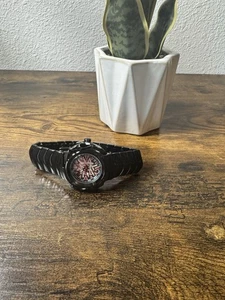 Reloj de Metal Estilo Y2K Esfera Pintada Personalizada Escalas Dragón Rojo - Imagen 1 de 6