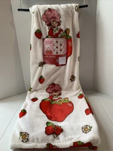Manta de felpa blanca Strawberry Shortcake 50 x 70 NUEVA - Imagen 1 de 3