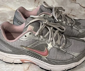 Nike Dart 7 Para Mujer Talla 7.5 Zapatos para Correr Senderismo Tenis Caminar - Imagen 1 de 5