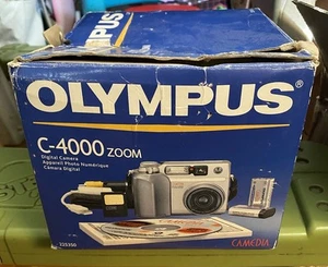 Olympus Camedia Digital C-4000 Zoom 3X Optical Zoom 4.0 Megapixel For Parts - Picture 1 of 20