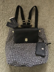 Tommy Hilfiger zaino con patta monogramma e cerniera portamonete ecopelle prezzo consigliato dal produttore $128 - Foto 1 di 7