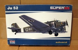 Eduard 1:144 Junkers Ju52 WWII German 3-Engine Cargo/Troop Transport Detailliert - Bild 1 von 4