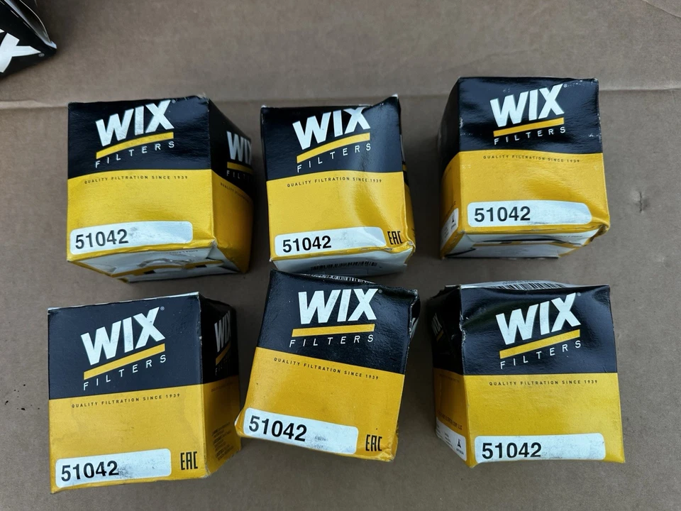 Wix Engine Oil Filter for 2001-2004 Chevrolet Silverado 1500 5.3L V8 GAS OHV - Image 1 of 3