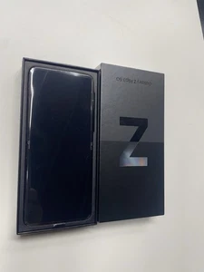 Brand New Samsung Galaxy Z Flip3 5G SM-F711U 128GB Phantom Black T-Mobile - Picture 1 of 2