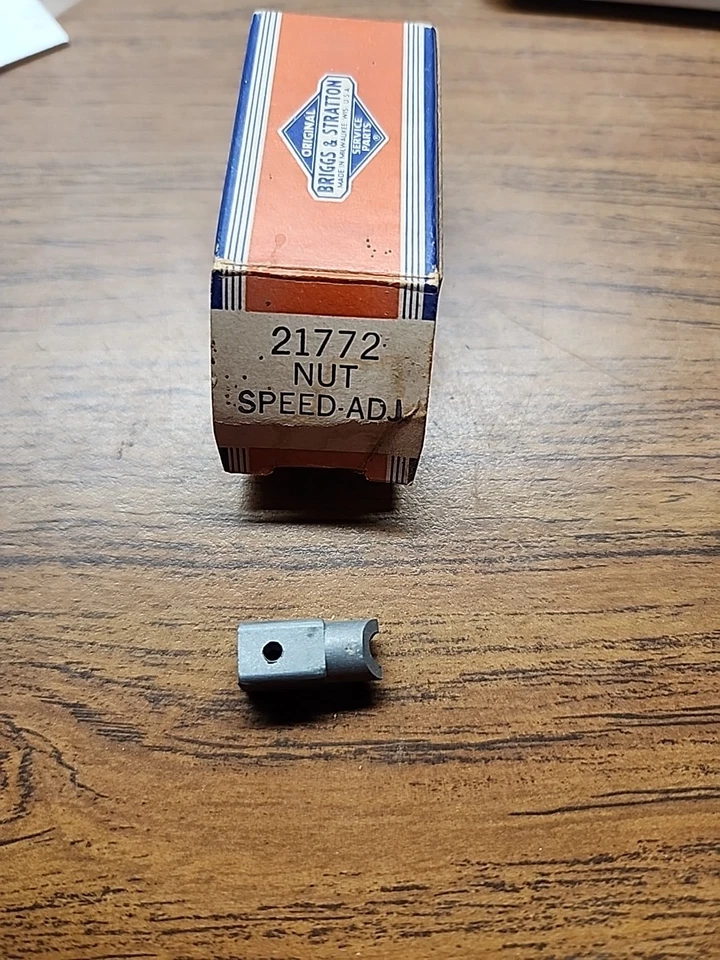 Nuevo OEM Briggs & Stratton 21772 Tuerca de Ajuste de Velocidad Nuevo de Lote Antiguo Foto 1 de 1
