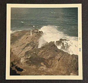 Gefunden Vintage Foto Bild Schöne Landschaft Ozean Wellen Abstürzen Auf Felsen - Bild 1 von 4