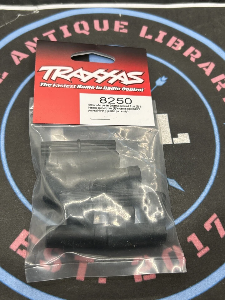 Traxxas. 8251 TRX-4 Front/Rear Outer Portal Drive Housing - Image 1 of 1