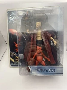 Mezco Hellboy Rasputín - Imagen 1 de 9