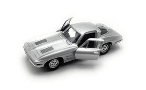 Coche a Escala Chevrolet Corvette Stingray 1963 1 :3 4-39 Miniatur Color Al Azar - Imagen 1 de 16