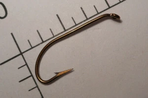 100 MUSTAD #5 Fly Tying Hooks Streamer Limerick down BALLeye bronzed NORWAY 3123 - Picture 1 of 4