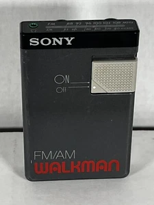 VINTAGE SONY WALKMAN SRF-19W AM/FM STEREO RECEIVER WITH HEADPHONES. - Picture 1 of 11