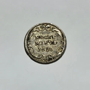 ROMA - INNOCENZO XI 1676-1689 -AG/ 1/2 MEZZO GROSSO 1686 - Picture 1 of 2