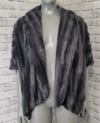 Cárdigan de piel sintética marca Slinky frente abierto manga corta para mujer talla grande gris Foto 1 de 4