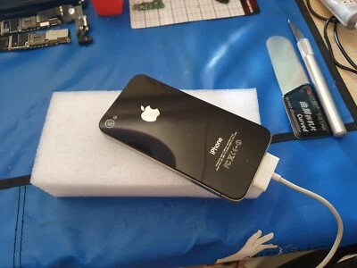 Apple iPhone 4 A 1332 16 GB MEMORIA CONB CAVO USB PER RICARICA - Immagine 1 di 4