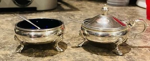 ANTIQUE VINTAGE Walker & Hall Sterling Open And Lidded Salt Cellars with Spoons - Picture 1 of 4