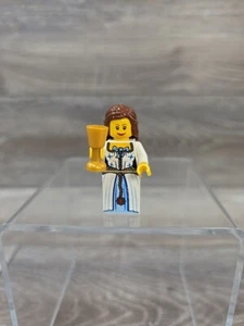 Lego Minifigure Castle Princess Girl Female Queen Blue Dress Brown Hair - Picture 1 of 5