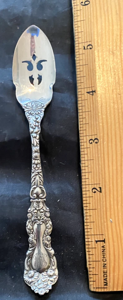 1 IMPERIAL CHRYSANTHEMUM BY  GORHAM STERLING SILVER OLIVE SPOON - Image 1 of 1