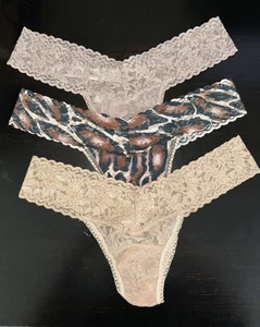 NEW! HANKY PANKY SIGNATURE LOW RISE LACE THONGS 3 PAIRS OS - Picture 1 of 1