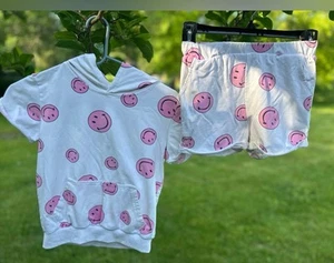 Lola + The Boys Girls Pink Emoji 2 PC Set | SZ 8 | Hooded Shirt & Shorts - Picture 1 of 8