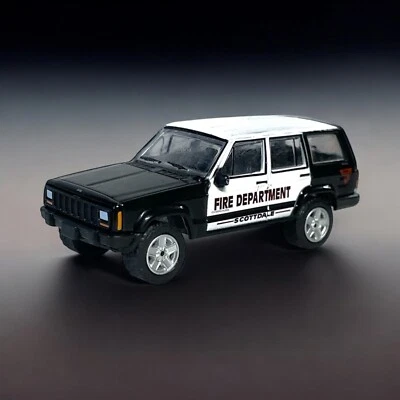 Jeep Cherokee Pennsylvania Fire Dept. Greenlight 2000 Coche fundido a presión 1:64 Foto 1 de 4