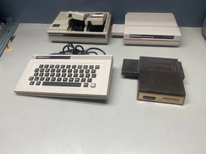 Mattel Intellivision II Paquete Mixto Consola Intellivoice Teclado Adaptador - Imagen 1 de 20