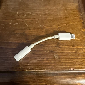 Apple MMX62AM/A 3.5mm Audio Adapter - Photo 1 sur 1