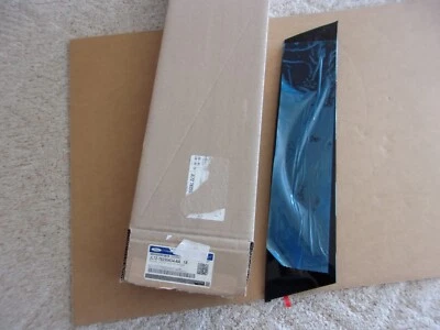 2019 2020 2021 LINCOLN NAVIGATOR RIGHT REAR DOOR B PILLAR MOLDING NEW OEM Foto 1 de 3