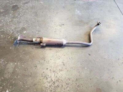 Tubo medio resonador de escape central Nissan Versa 14-18 Note 12-19 OEM 203003AN6A Foto 1 de 4