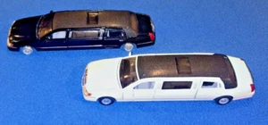 Kinsmart 1999 Lincoln Town Car Stretch Limousine Limo 1:38 Diecast Black & White - Picture 1 of 11