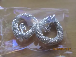 Avon Reworked Classic Earrings - Foto 1 di 1