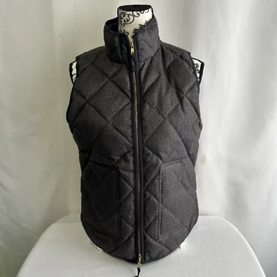Colete acolchoado feminino J Crew tamanho S texturizado cinza com zíper bolsos clássico - Imagem 1 de 4