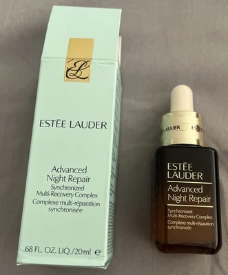 COMPLEJO MULTI RECUPERACIÓN SINCRONIZADO REPARACIÓN NOCTURNA AVANZADA ESTEE LAUDER 0,68 OZ Foto 1 de 4