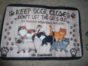 Fleecy Doormat with 5 Cats -Pink-Beige background- 23" x 15.5" - New - Picture 1 of 1