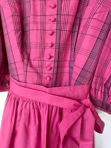Tostmann Österreich Dirndl Schürze Gr. 44 handgefertigt 100% SEIDE Pink wie neu - Bild 1 von 6