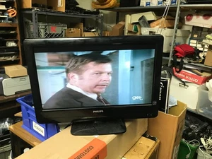 22" LCD HDTV Widescreen HDMI Philips 720p 60hz ATSC 22PFL3504D/F7_NO REMOTE 2009 - Picture 1 of 4