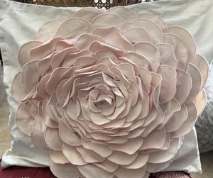 Kissenbezug 3D Erhöht Pop-Up Blütenblätter Dekor Dekokissen Nordstrom Rack 18x16 - Bild 1 von 4