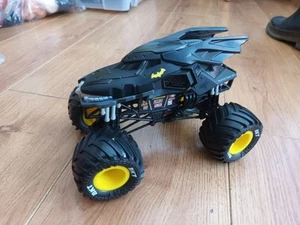 Hot Wheels Batimóvil Monster Jam Camión Gran Tamaño 1:24 Die Cast Metal y Plástico - Imagen 1 de 14