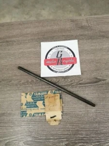 NOS YAMAHA TX650 1973 XS1 XS2 XS650B TX650A 1974 VARILLA PUSH 2 256-16357-00-00 Y157 - Imagen 1 de 3