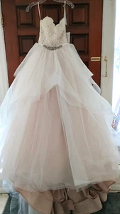 Alvina Valenta Brautkleid, nie getragen, off white, handgefertigt, Designer GR. 6 - Bild 1 von 21