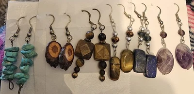 Piedras preciosas naturales turquesa, ojo de tigre, lapislázuli, amatista, madera petrificada Foto 1 de 4