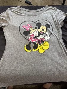 Women’s Size XL (15/17) Mickey And Minnie Mouse Tee Shirt Gray With Heart - Picture 1 of 8