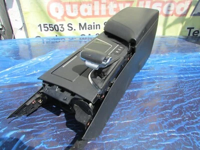 2016-2018 CADILLAC-CT6 НАПОЛЬНАЯ ЦЕНТРАЛЬНАЯ КОНСОЛЬ В СБОРЕ С ЭЛЕМЕНТАМИ УПРАВЛЕНИЯ ЧАШКА И ДЕРЖАТЕЛИ - Изображение 1 из 4