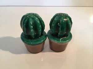 Shaker sale e pepe cactus vintage senza marchio con tappi in gomma originali - Foto 1 di 5