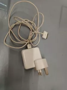 Genuine Apple A1070 iPod FireWire POWER ADAPTER with Apple Firewire Cable - Picture 1 of 3