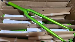 Lot of 10 - New Bicycle Fork, Caliper brake mounts, Threadless, Green - Picture 1 of 6