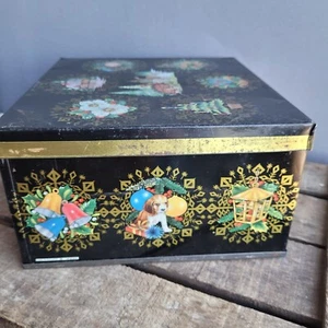 Surtido de galletas de Navidad Huntley & Palmers de colección lata - copos de nieve dorados - Imagen 1 de 10