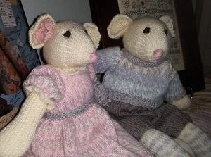Knitting pattern - Greer and Eric Mouse - 2 dressed mice - 2 patterns - Picture 1 of 6