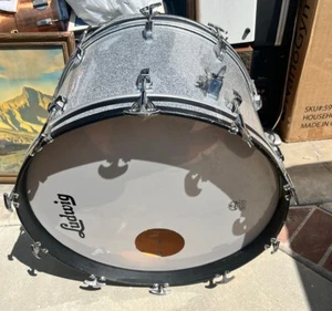 1970’-80’ CLASSIC LUDWIG Chicago USA SILVER SPARKLE BASS DRUM REAL BEAUTY 17x22” - Picture 1 of 6